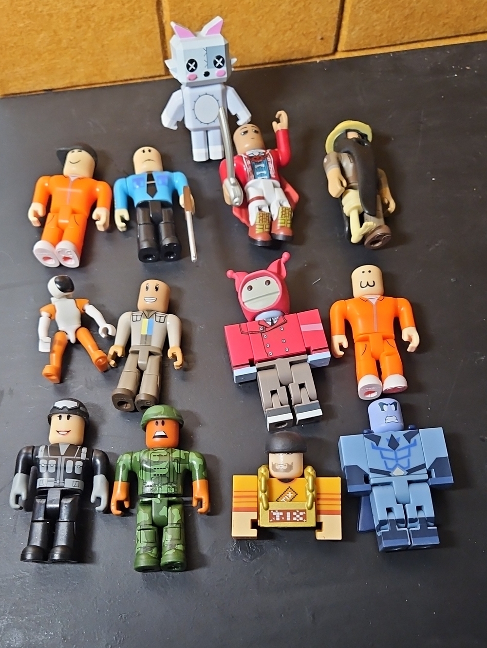 13 ROBLOX Figures